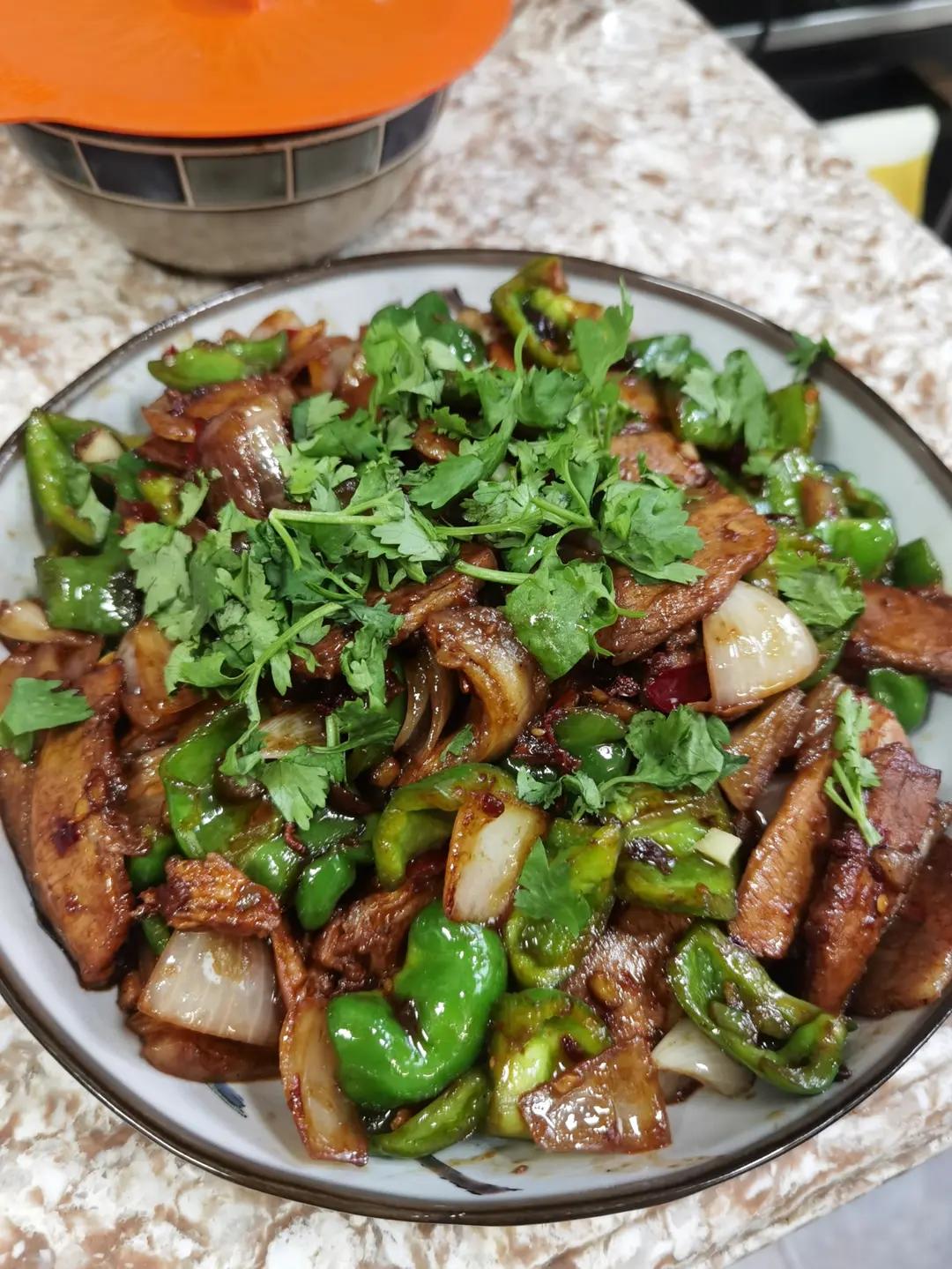 厨师长教你：“回锅肉”的正宗做法，先收藏
