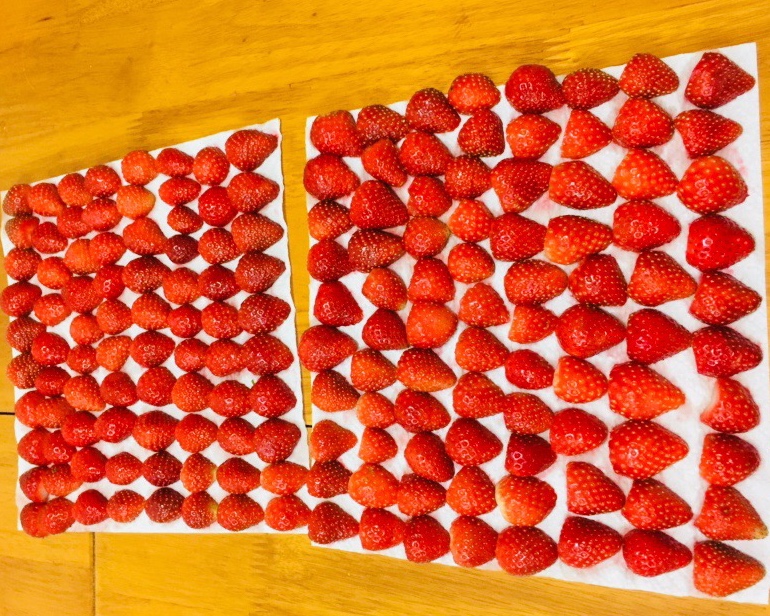 草莓裸蛋糕的做法 步骤2