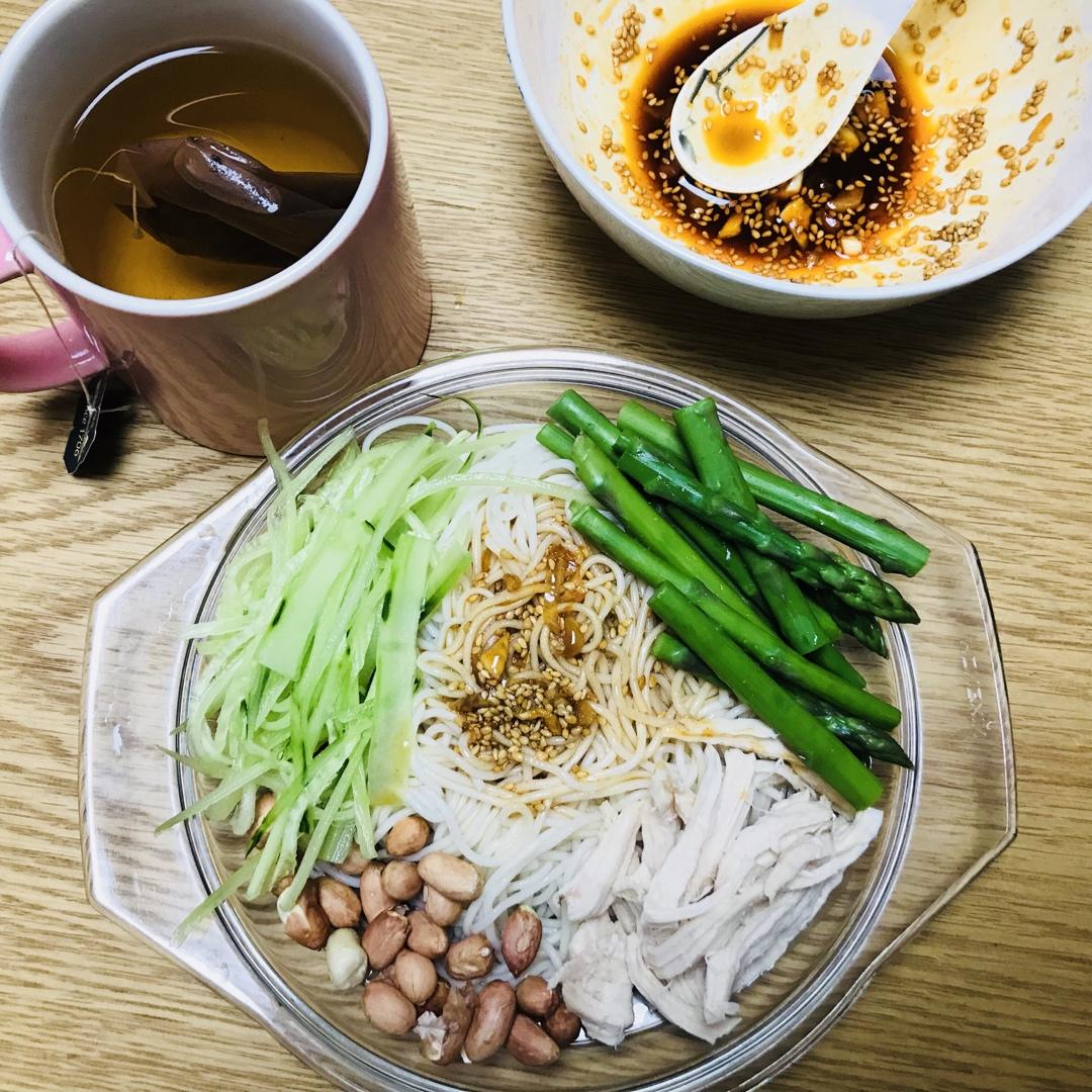 🥒鸡丝凉面