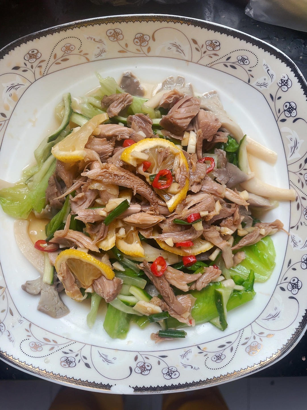 ㊙️酸辣开胃的柠檬手撕鸡腿肉！好吃不胖