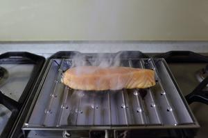 烤盐渍三文鱼的做法 步骤6