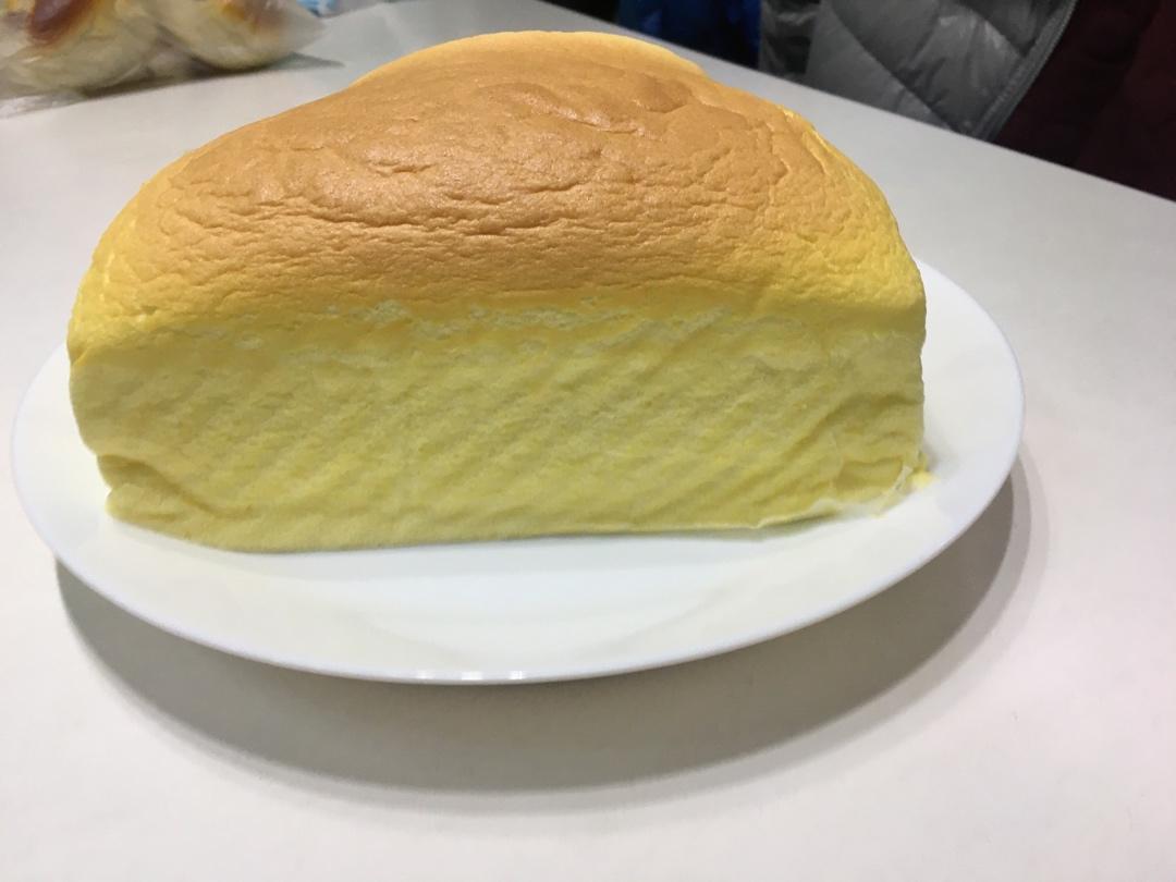 堪比柯基屁股
爆浆芝士🧀古早蛋糕