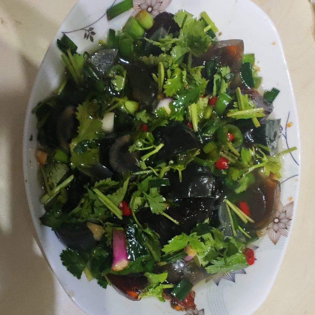 香菜拌皮蛋