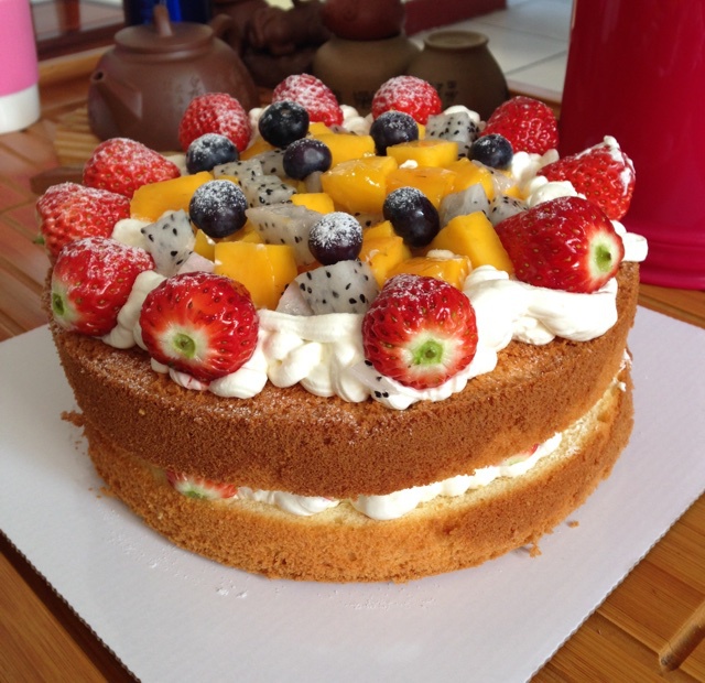 午夜精灵888做的草莓裸蛋糕