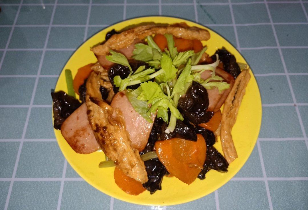 木耳胡萝卜炒白菜