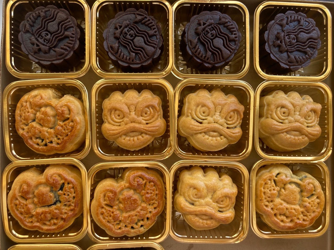 广式月饼—蛋黄莲蓉月饼