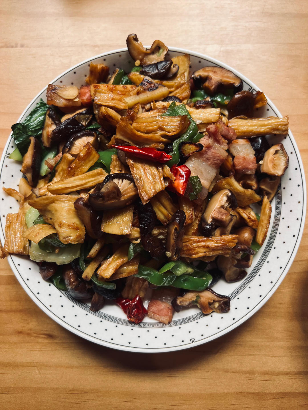 超级下饭香菇腐竹煲