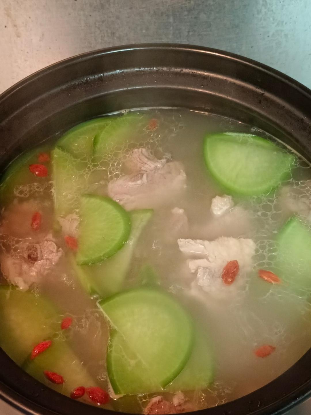 冬季养生汤❗️汤鲜味美～萝卜排骨汤