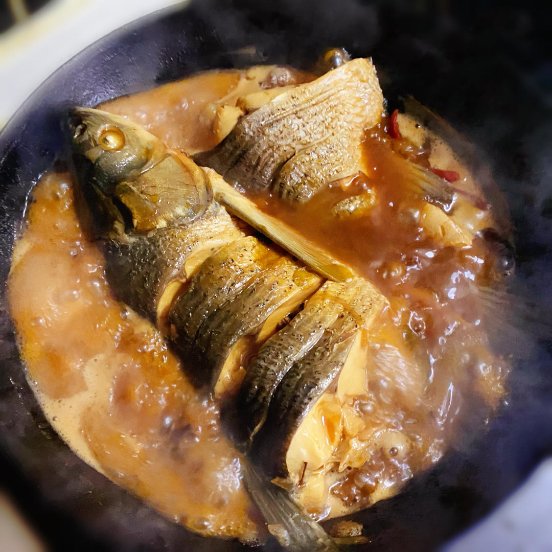 红烧鱼一草鱼一舔盘儿版💕鱼汁拌饭吃两大碗！