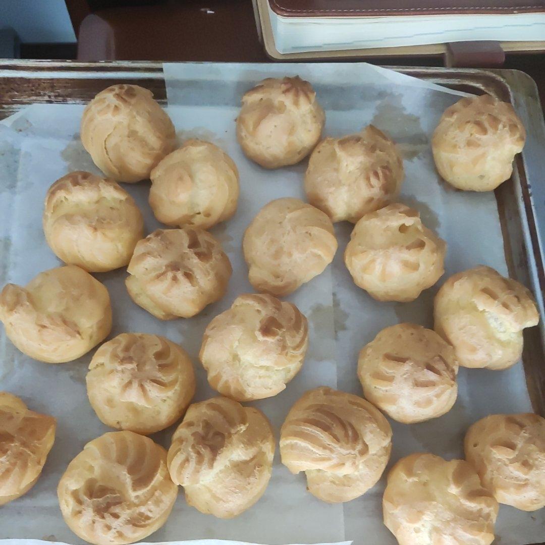 简单易成功的奶油小泡芙做法