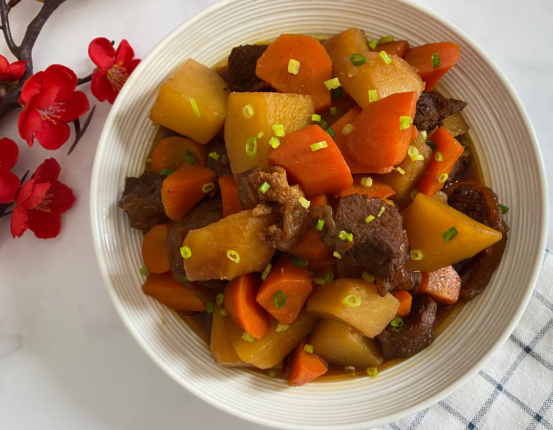 胡萝卜土豆炖牛肉的做法