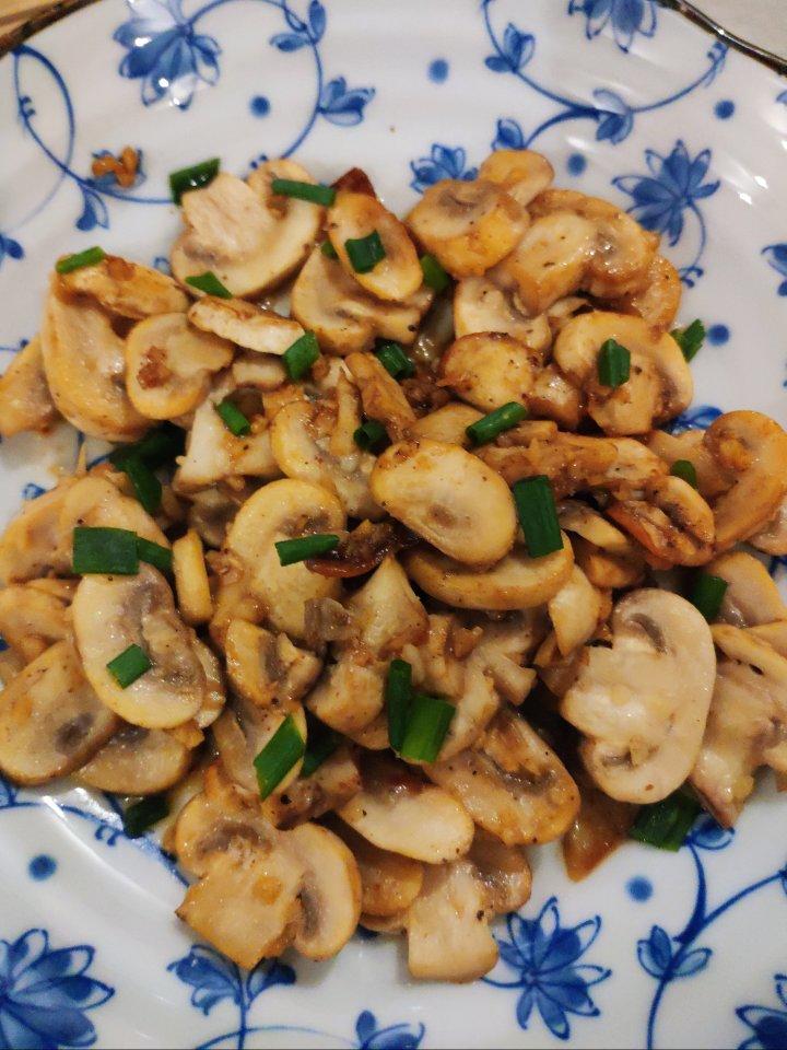 主厨炒蘑菇