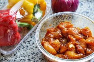 快手烤箱菜— 彩椒鸡肉串的做法 步骤5