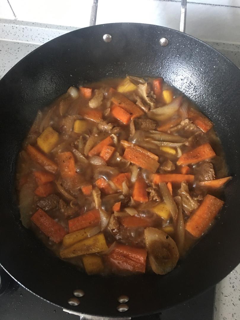 新疆羊肉抓饭
