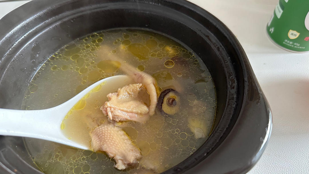 奶奶教的鲜香肥美香菇炖鸡汤