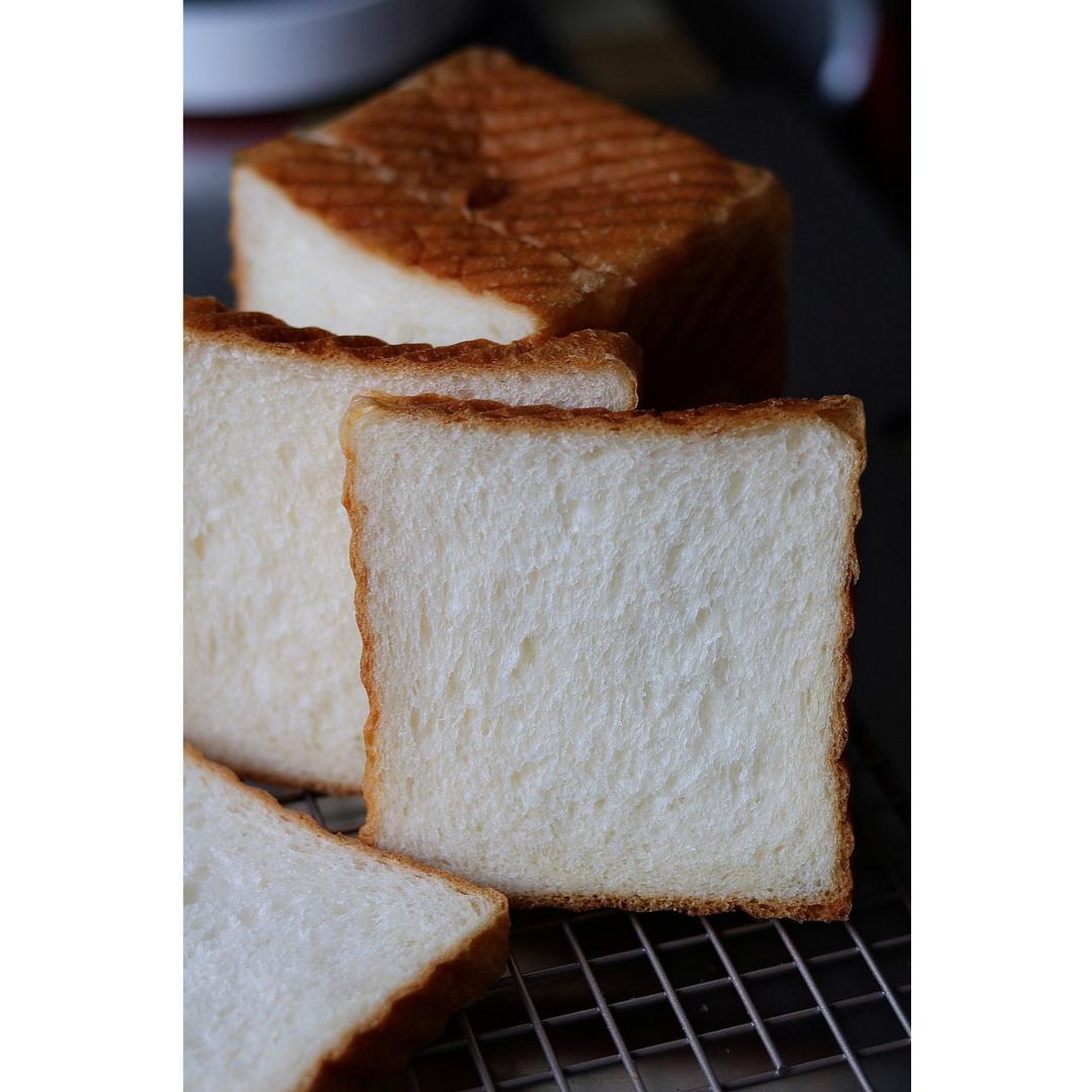 清爽百搭的鲜奶吐司