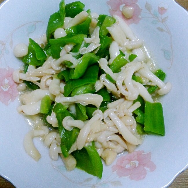 青椒海鲜菇爆炒肉片
