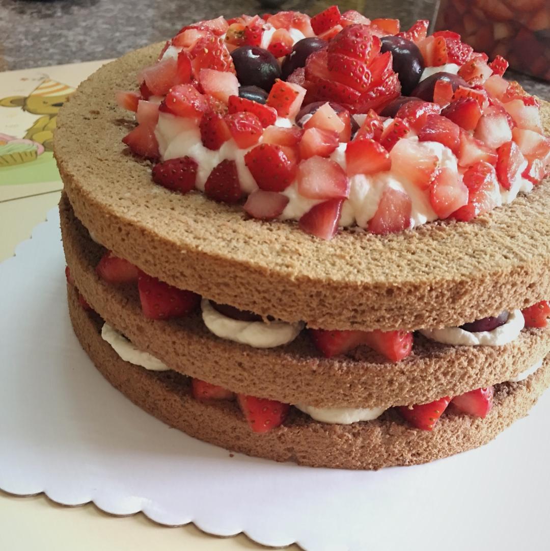 草莓的圆舞曲-巧克力裸蛋糕