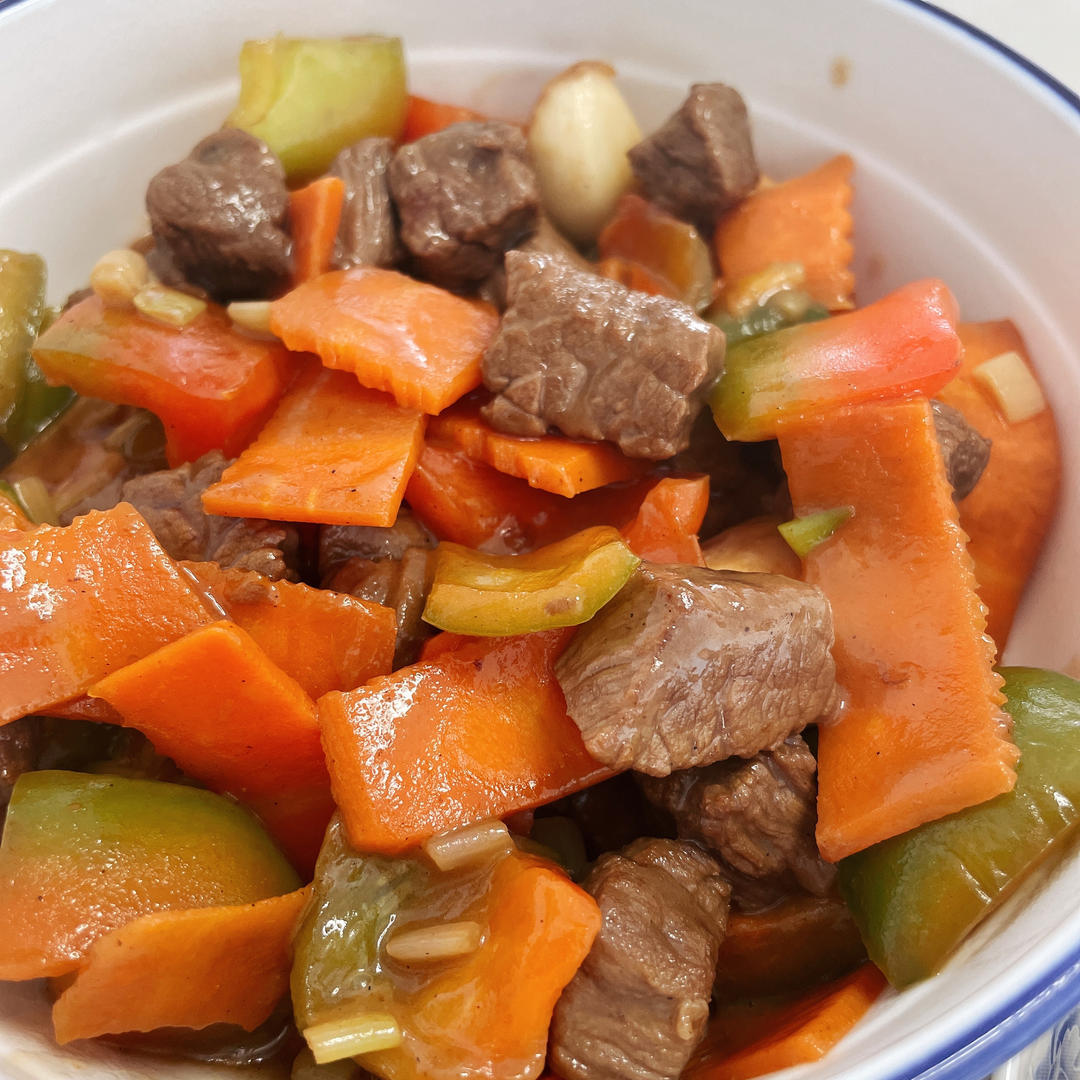 听起来就很好吃的黑椒蒜子牛肉粒