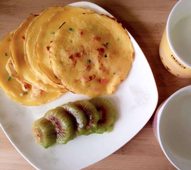 火腿肠葱花鸡蛋饼