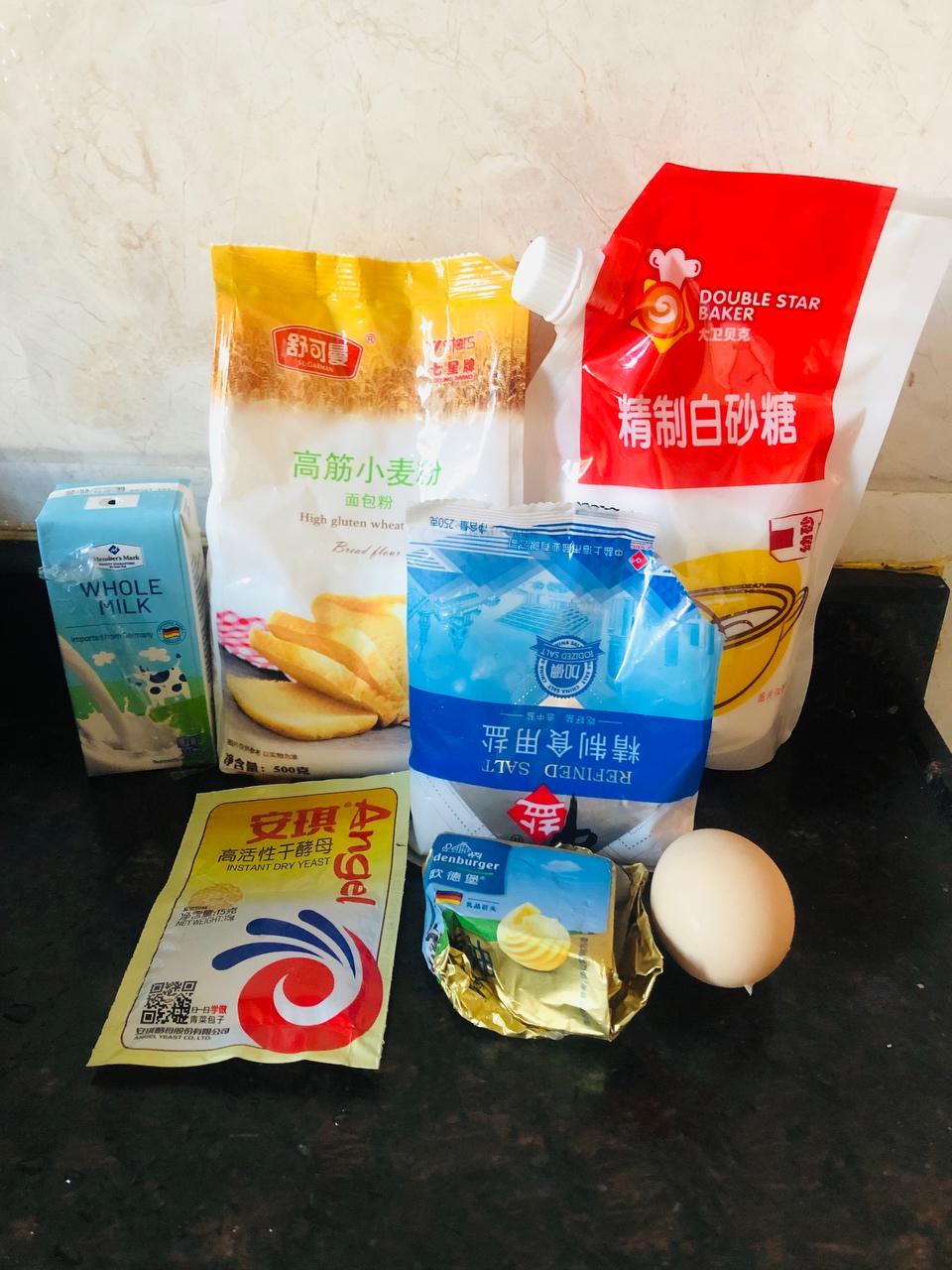 纯奶手撕吐司的做法 步骤1