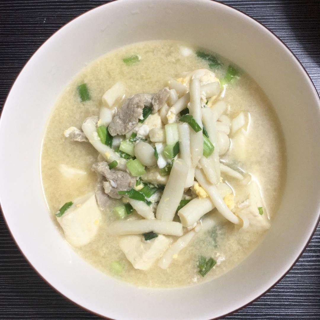 家常美味—海鲜菇豆腐羹