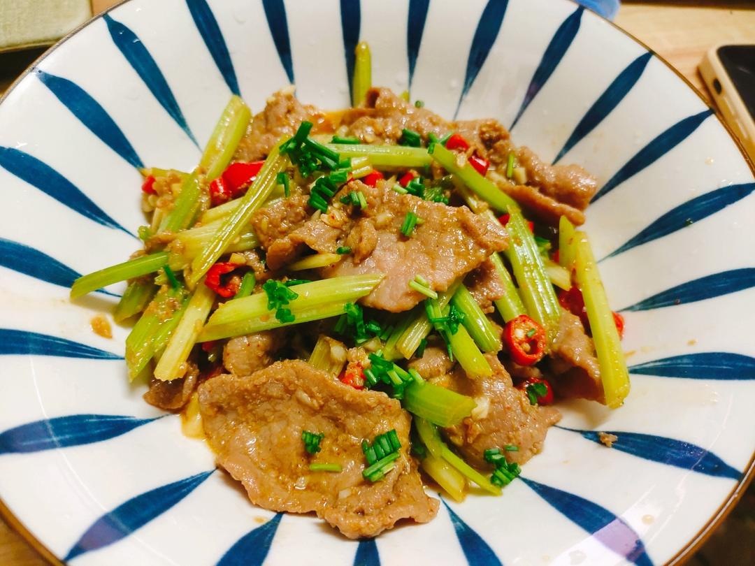 ㊙️家常菜‼️芹菜小炒牛肉‼️牛肉超级嫩滑哟