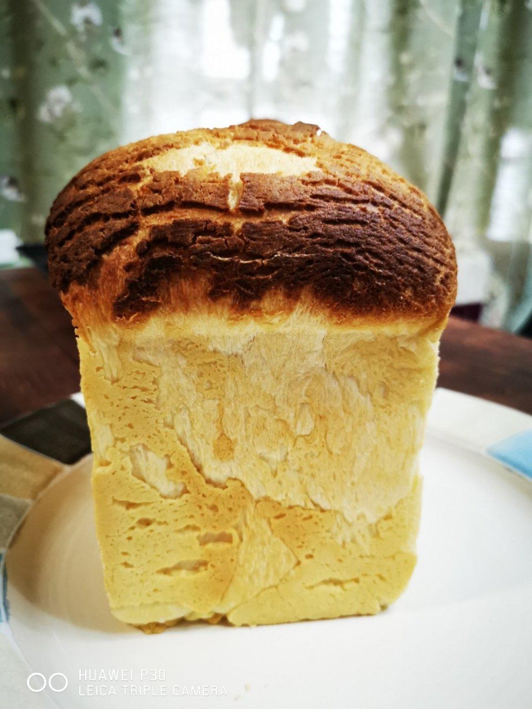 菠萝奶酥吐司