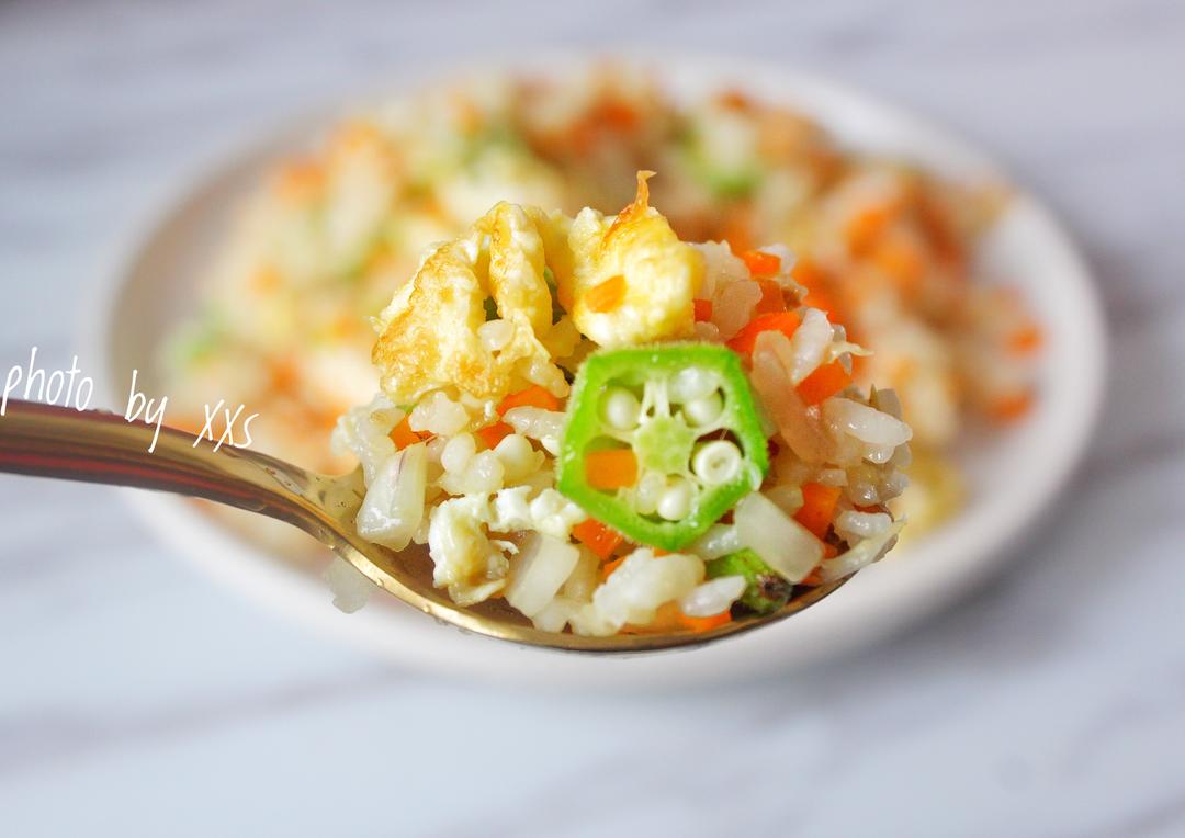 粒粒分明的减脂蔬菜蛋炒饭(掉肉饭)的做法