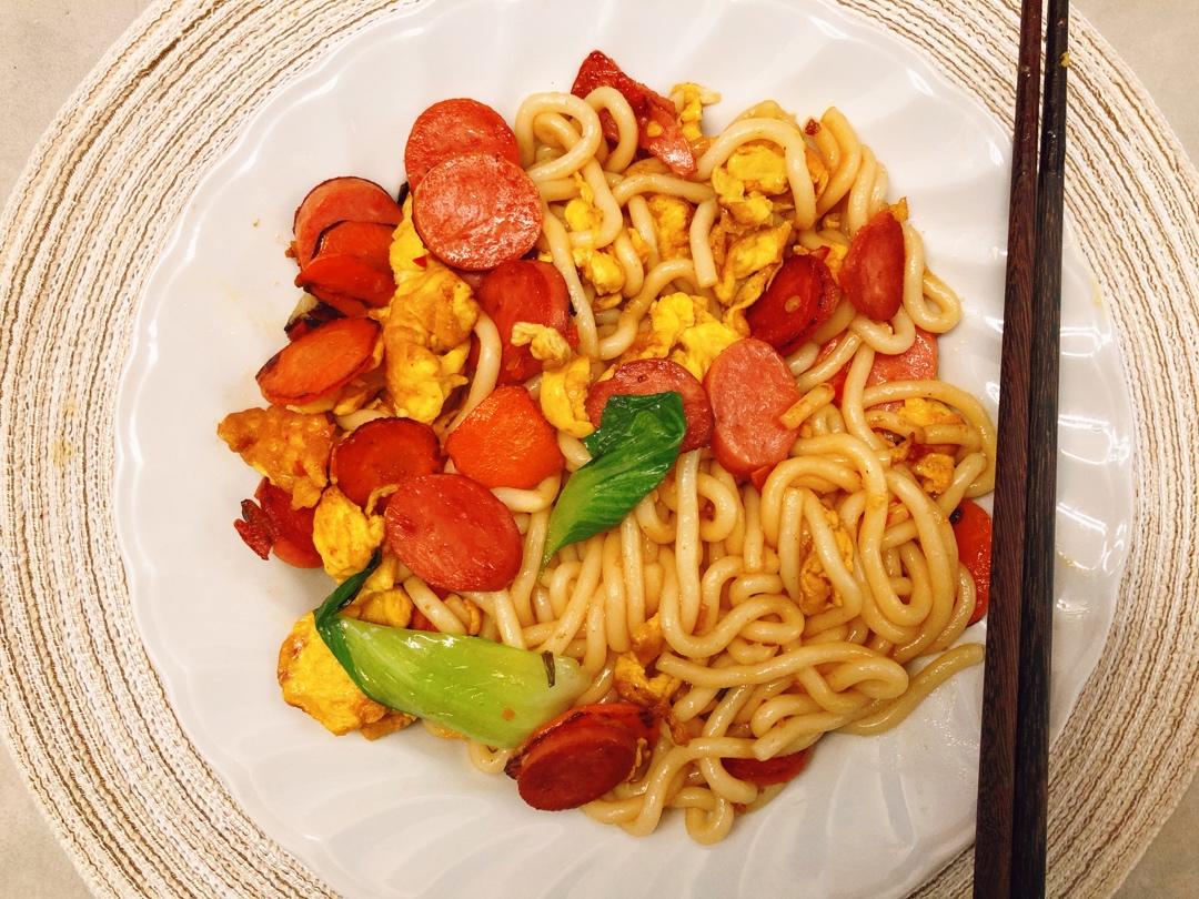 比路边摊好吃百倍的火腿炒土豆粉