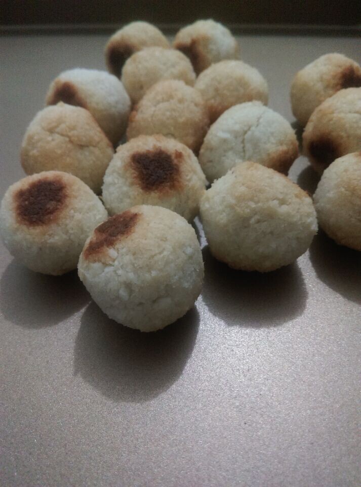 蛋清椰子球