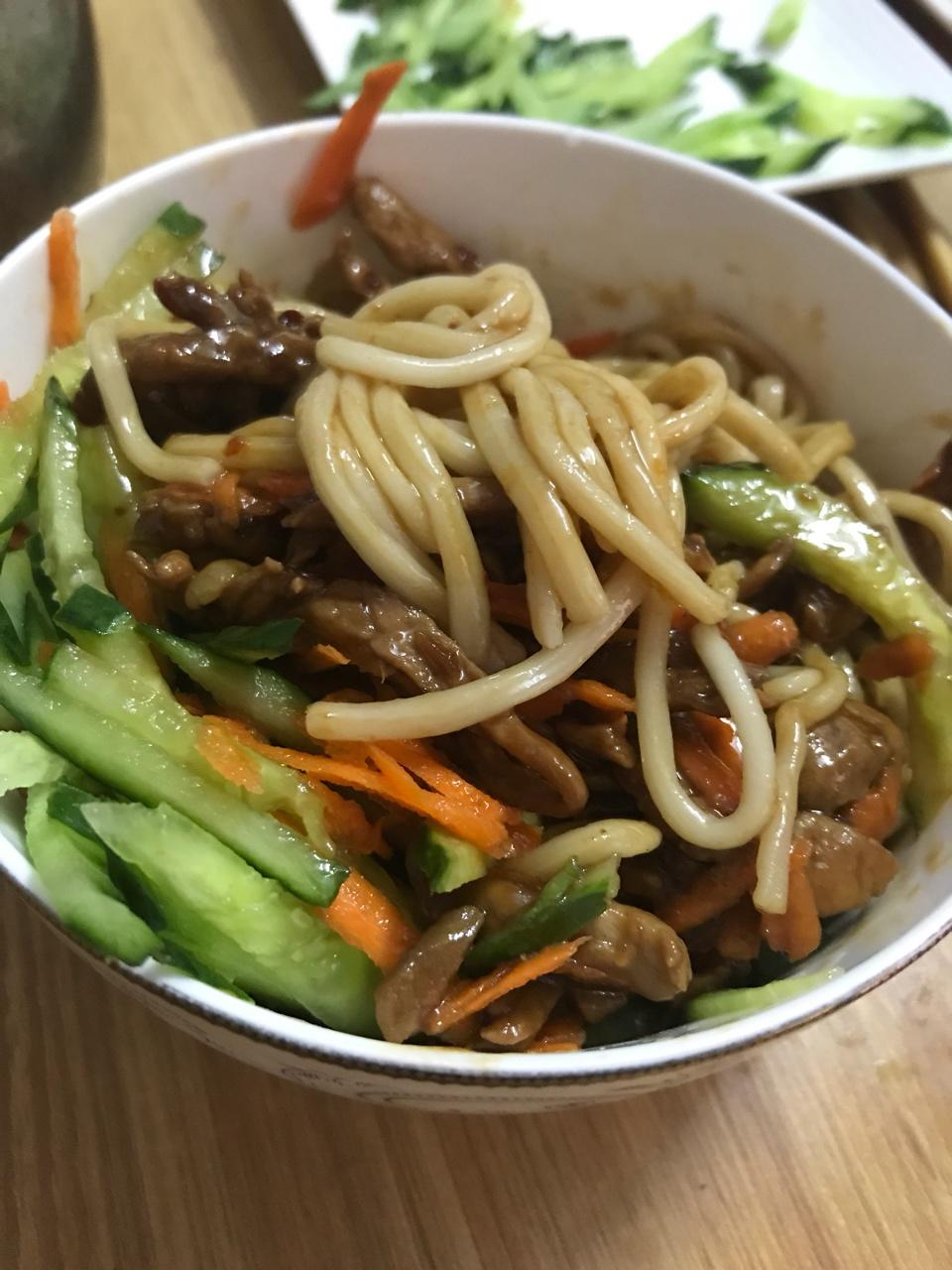 香辣凉拌面