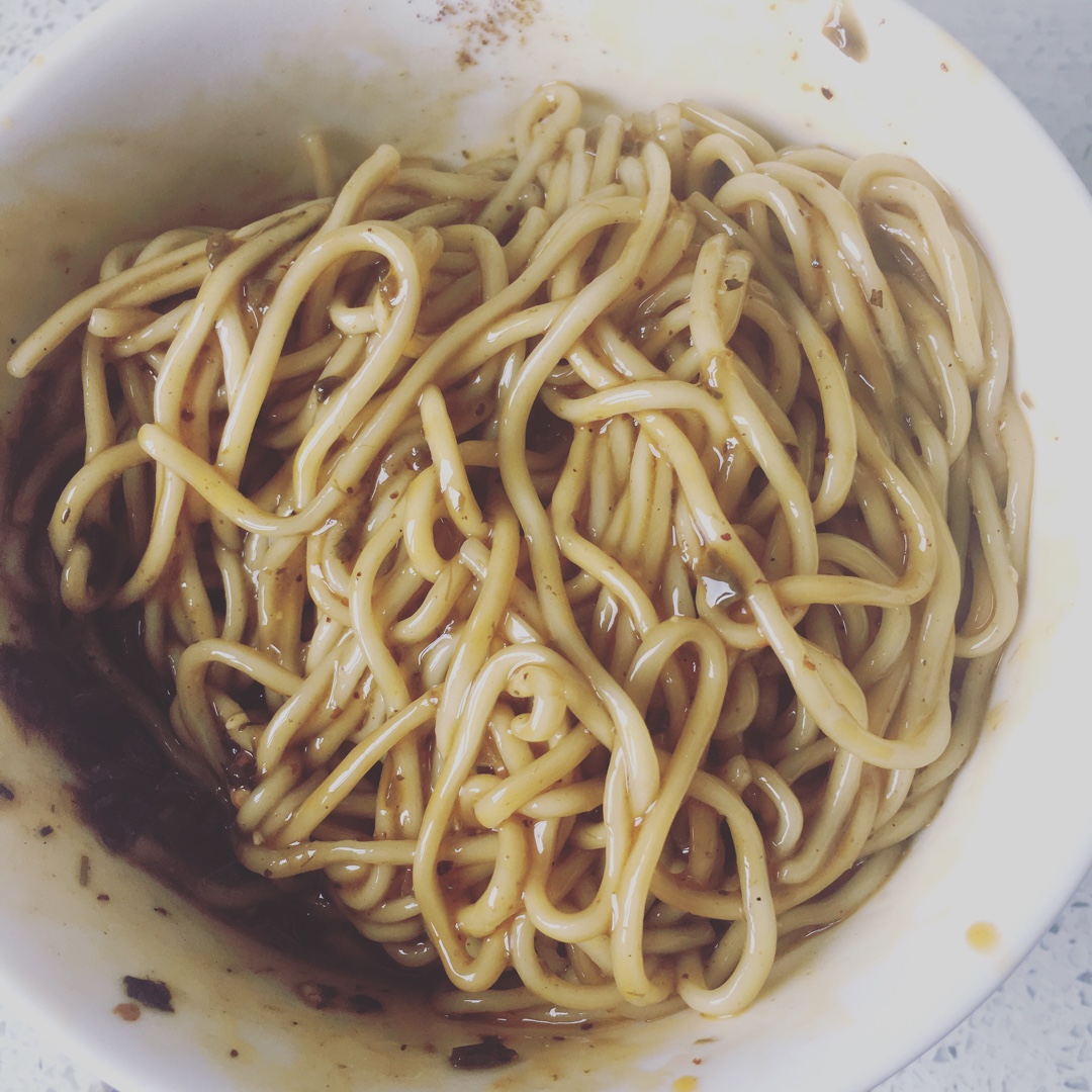 不急不躁吃早餐