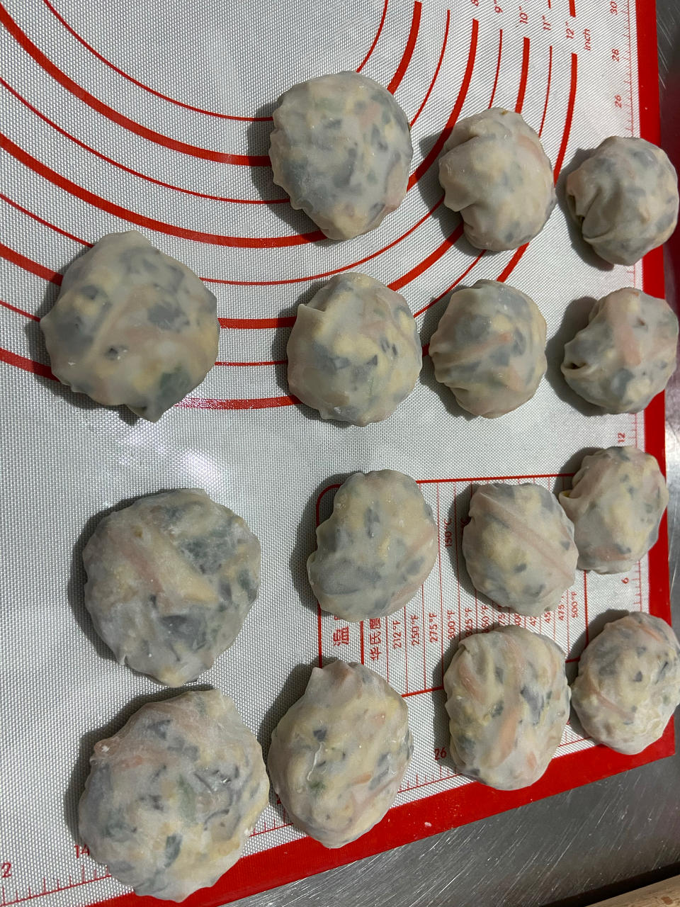 低脂低卡一口一个西葫芦鸡蛋素蒸包