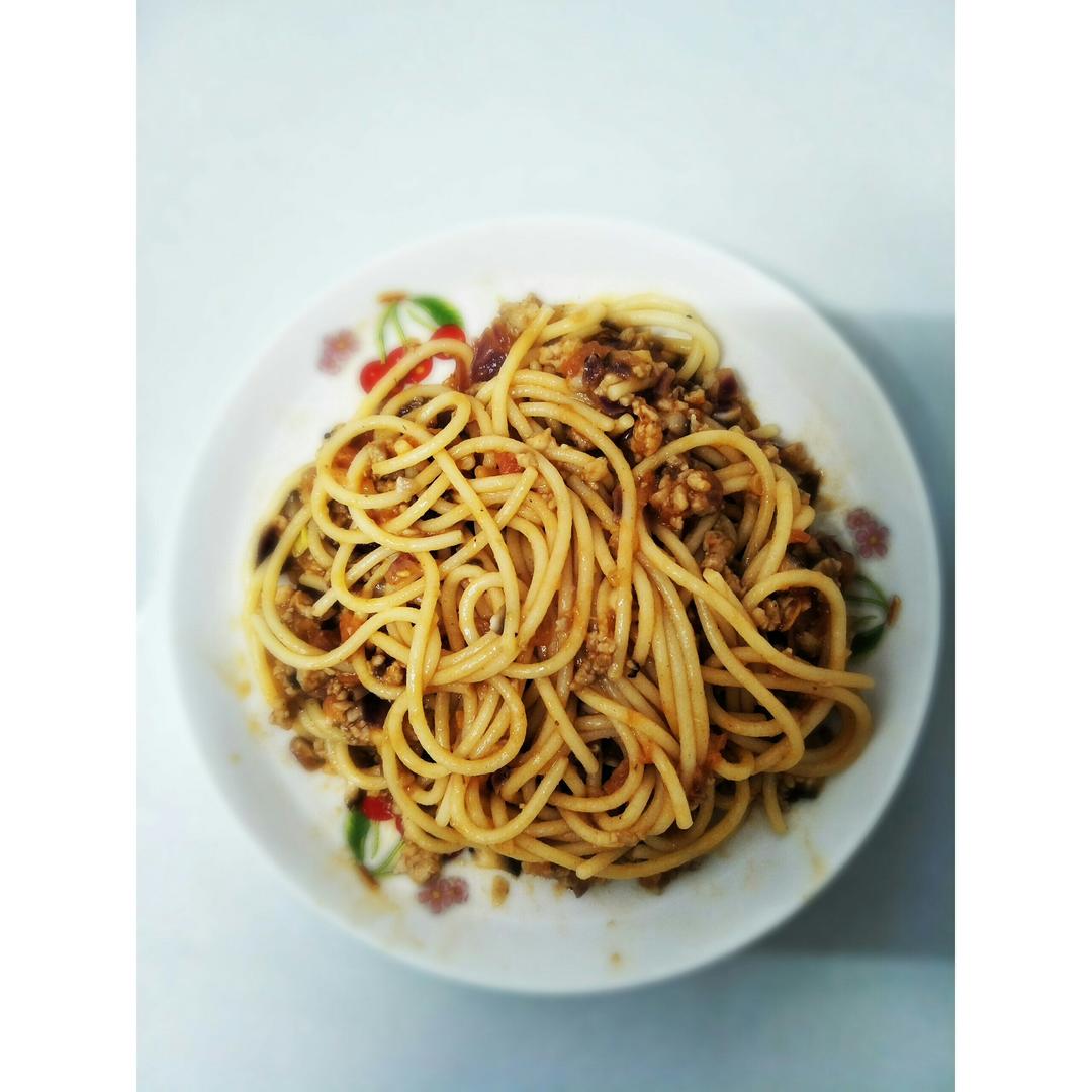 蕃茄蘑菇肉酱意大利面
