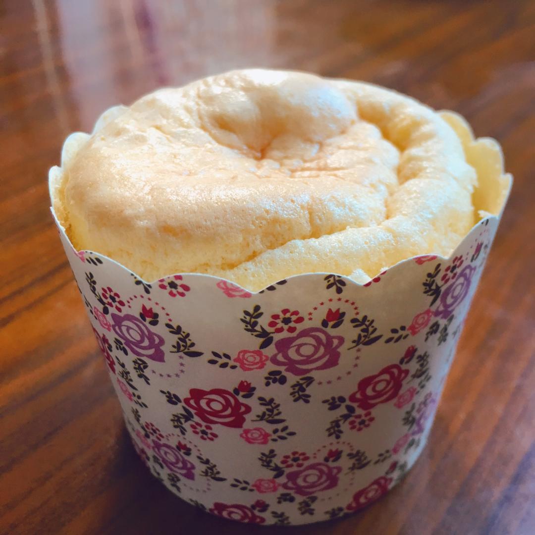椰蓉棉花纸杯蛋糕