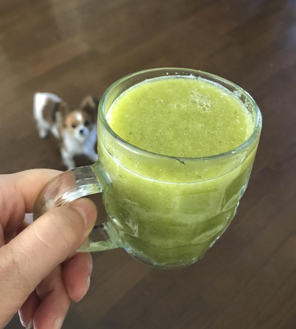 五月粉色天竺葵做的果蔬汁