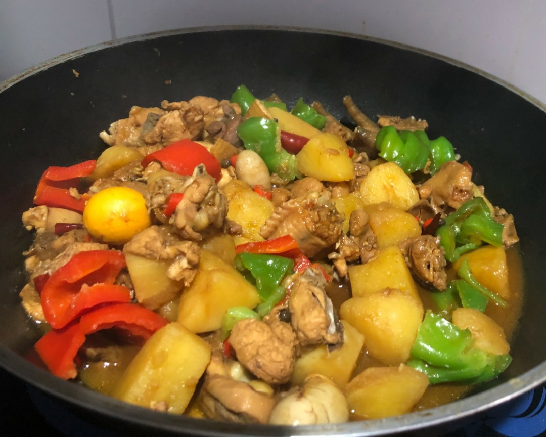 葱油炒鸡炖土豆（美味下饭）的做法
