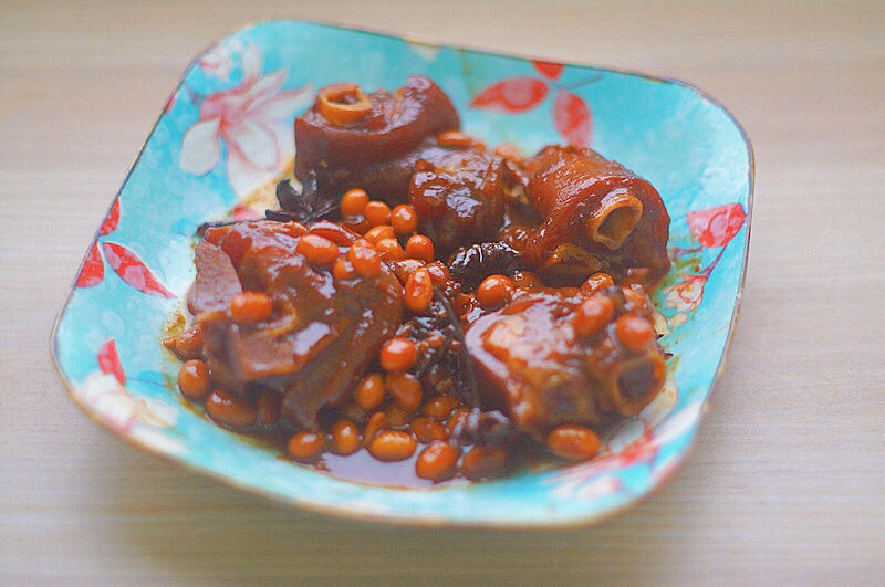 酱香黄豆焖猪脚
