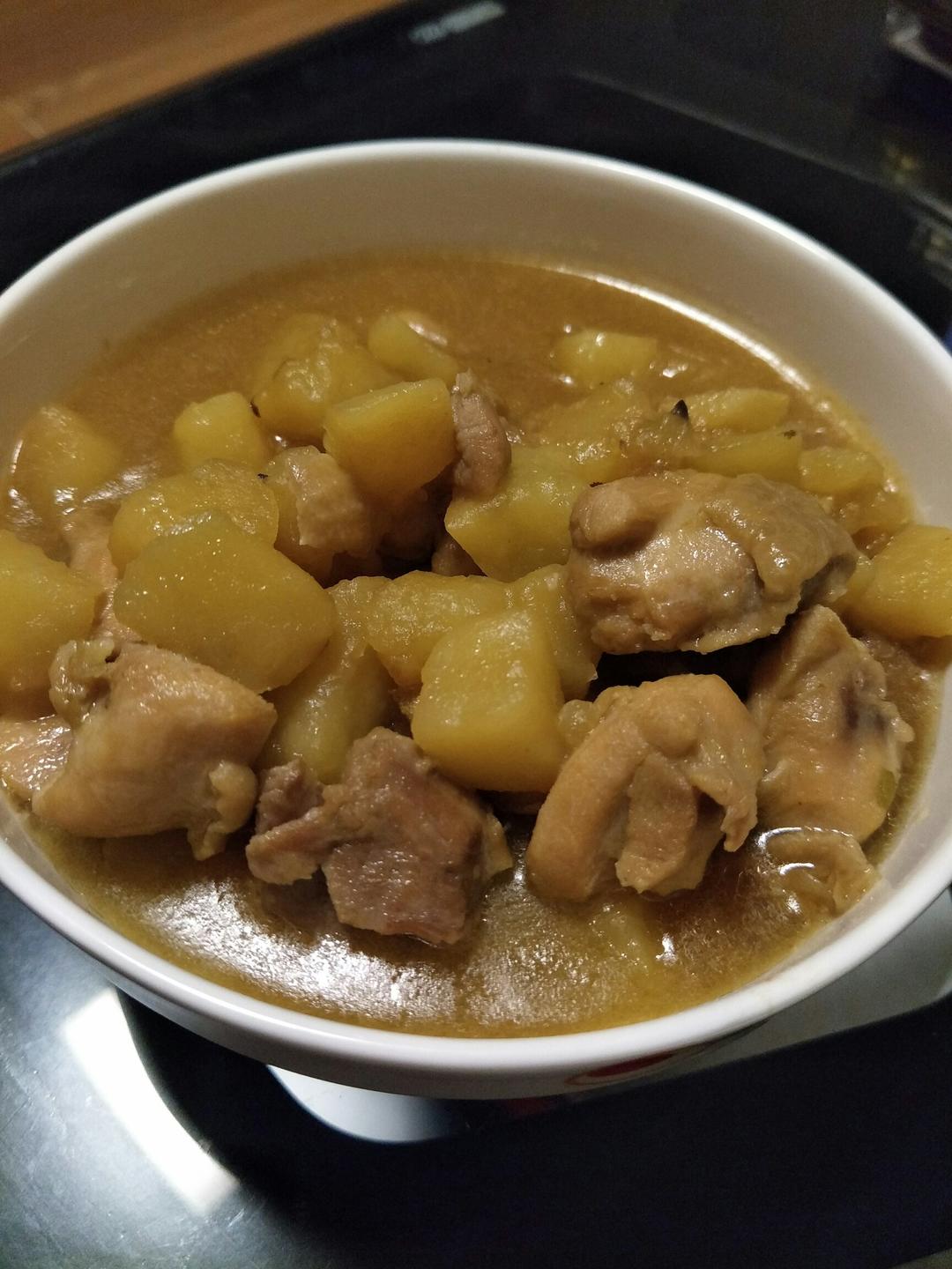 土豆炖鸡块