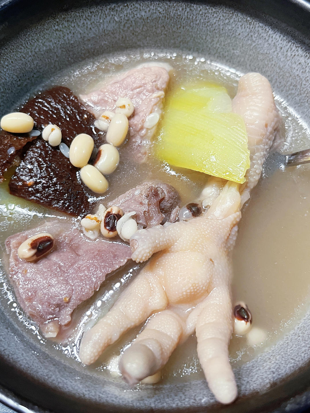 祛湿汤（鸡爪骨头汤）