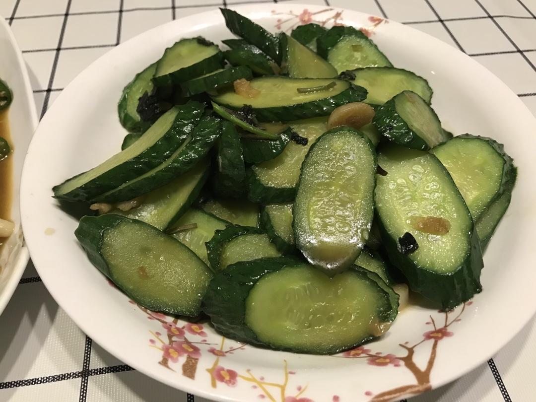 紫苏炒黄瓜