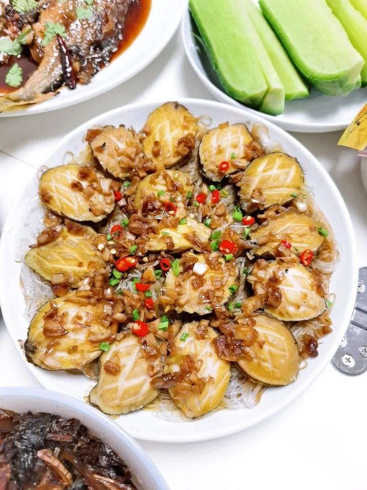 蒜蓉粉丝蒸鲍鱼