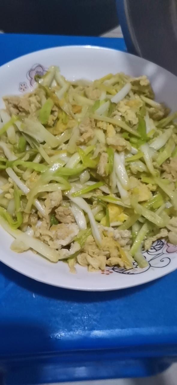 整个简单的韭黄炒蛋（手把手教学）