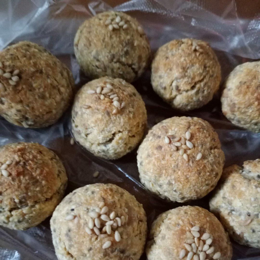 超简单免发酵面包---低糖全麦球