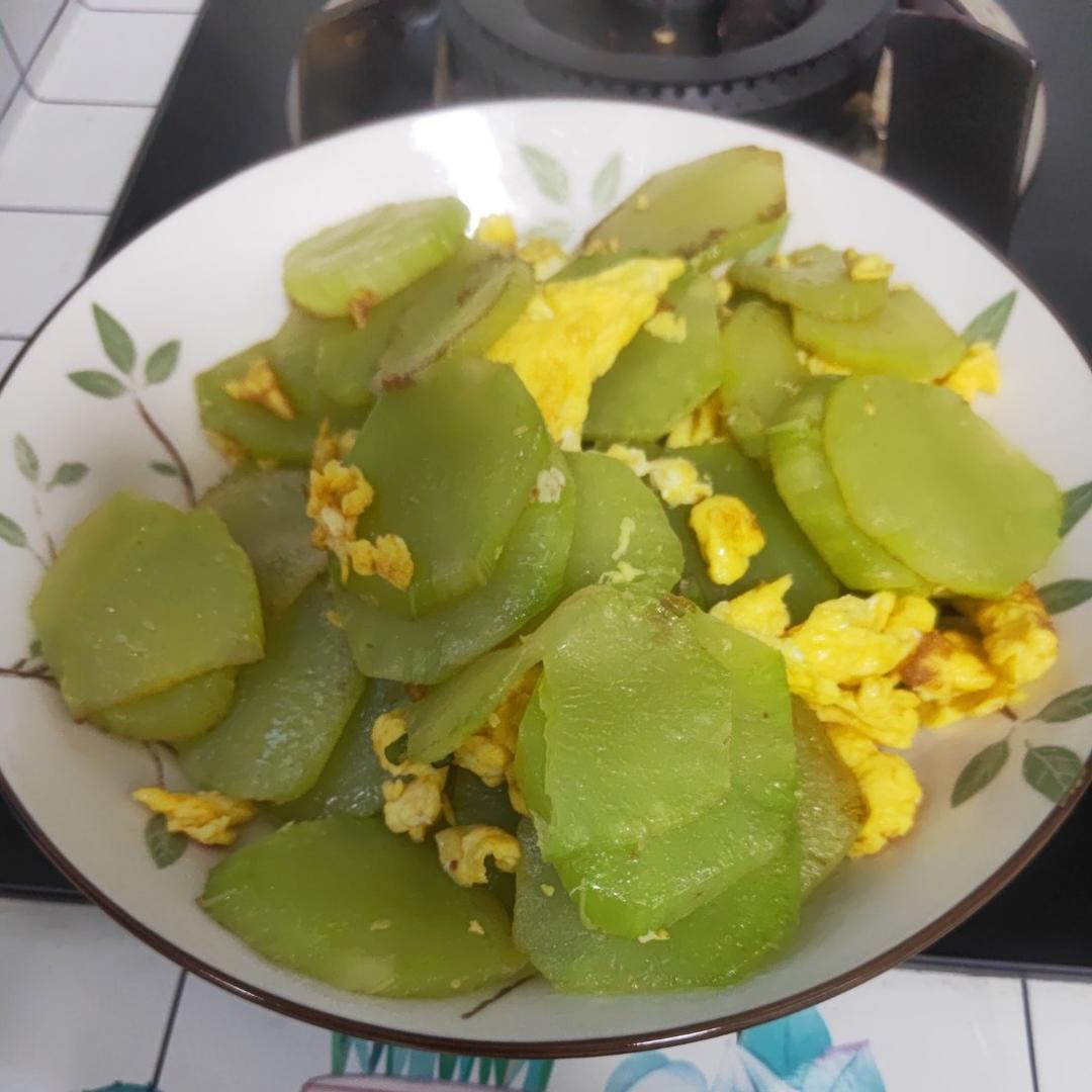 莴笋炒鸡蛋