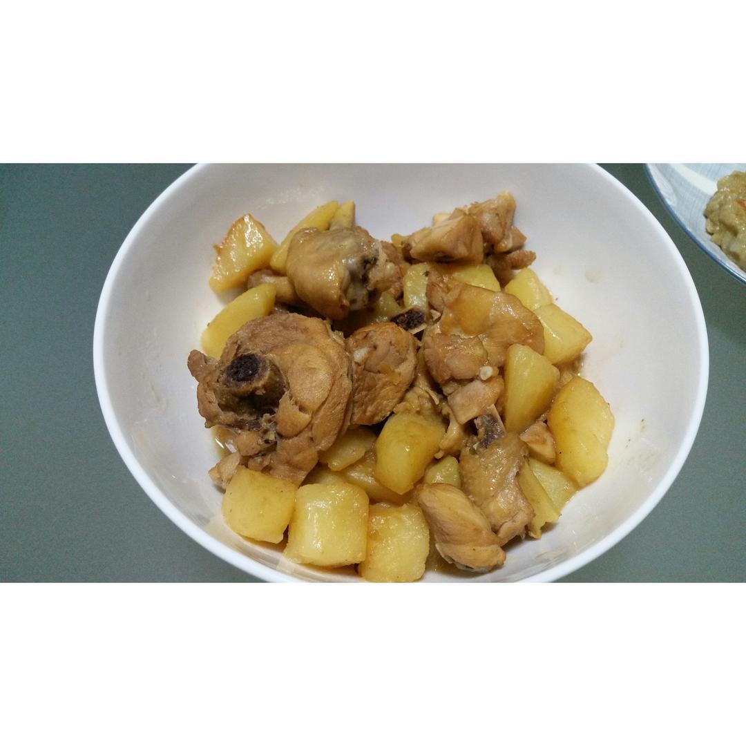 土豆焖鸡（简单可口版）