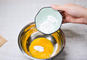 零失败的蛋黄溶豆的做法 步骤5