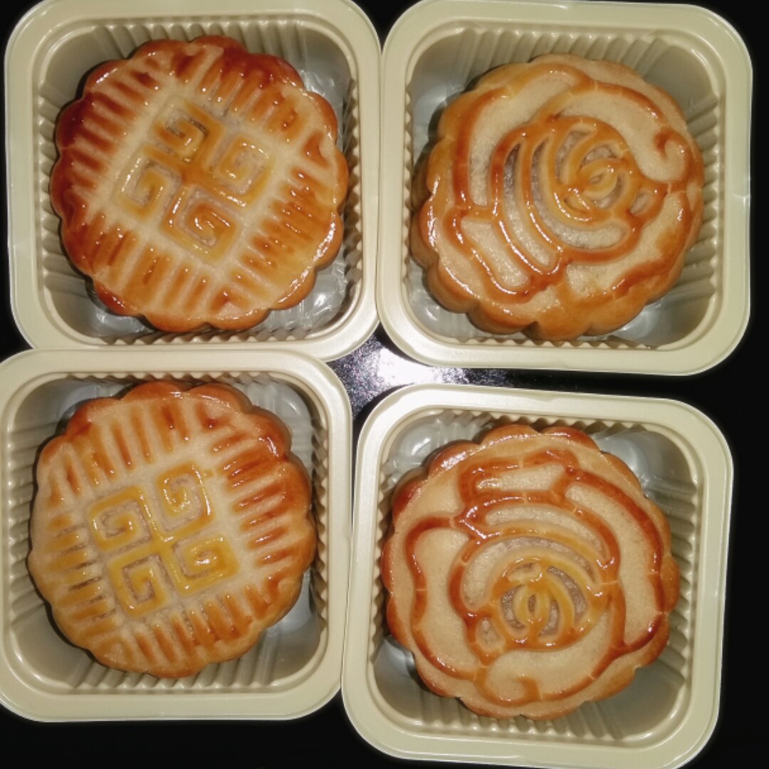 广式月饼——蛋黄莲蓉月饼