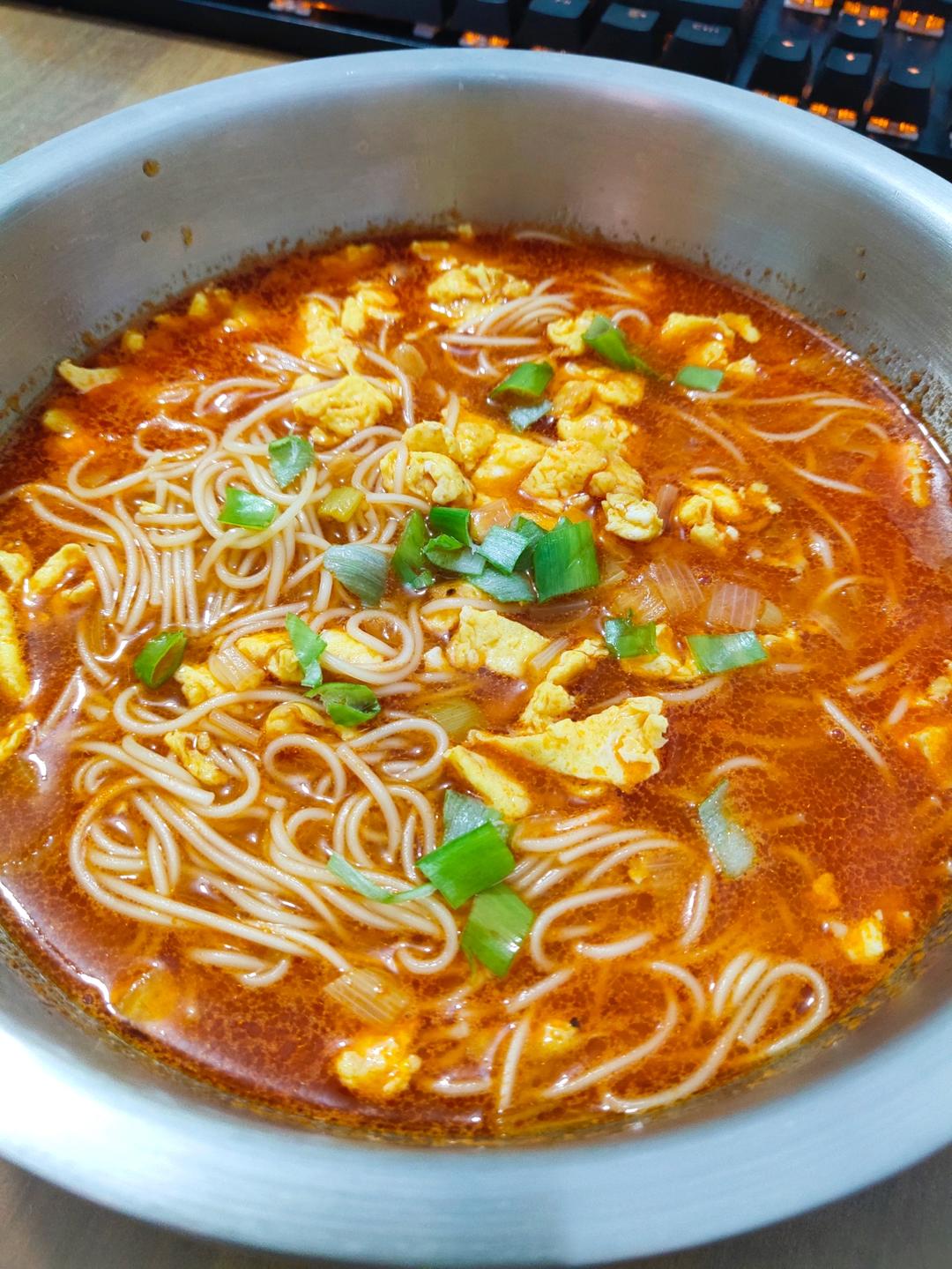 恨不得抱着锅舔的番茄鸡蛋面